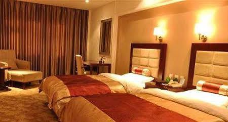 Changchun Yipin Jiliang International Hotel Екстериор снимка