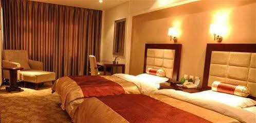 Changchun Yipin Jiliang International Hotel Екстериор снимка